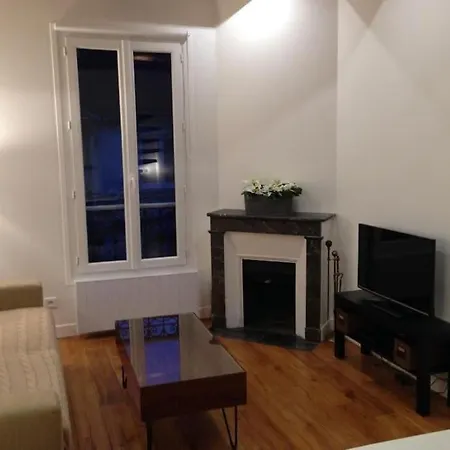 Apartamento Cosy And Chic Flat In Saint Germain París Exterior foto